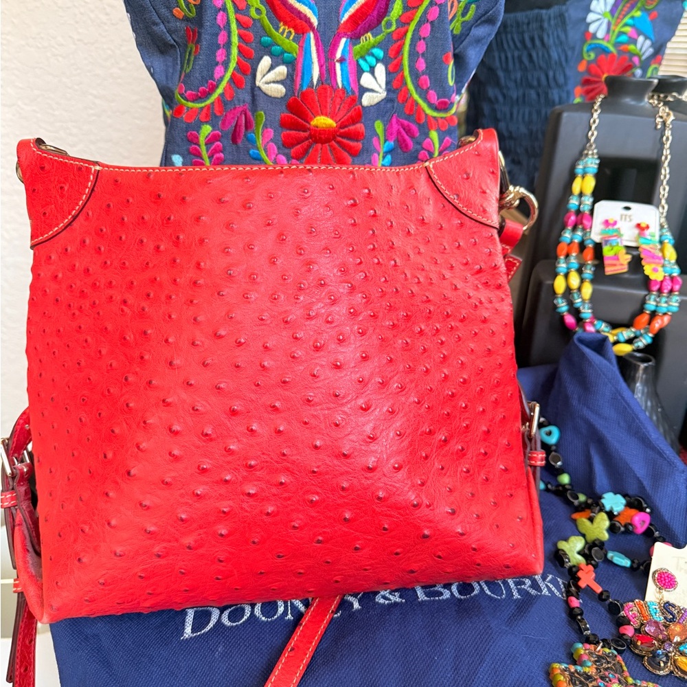 Dooney & Bourke red ostrich bag - Picture 3 of 10